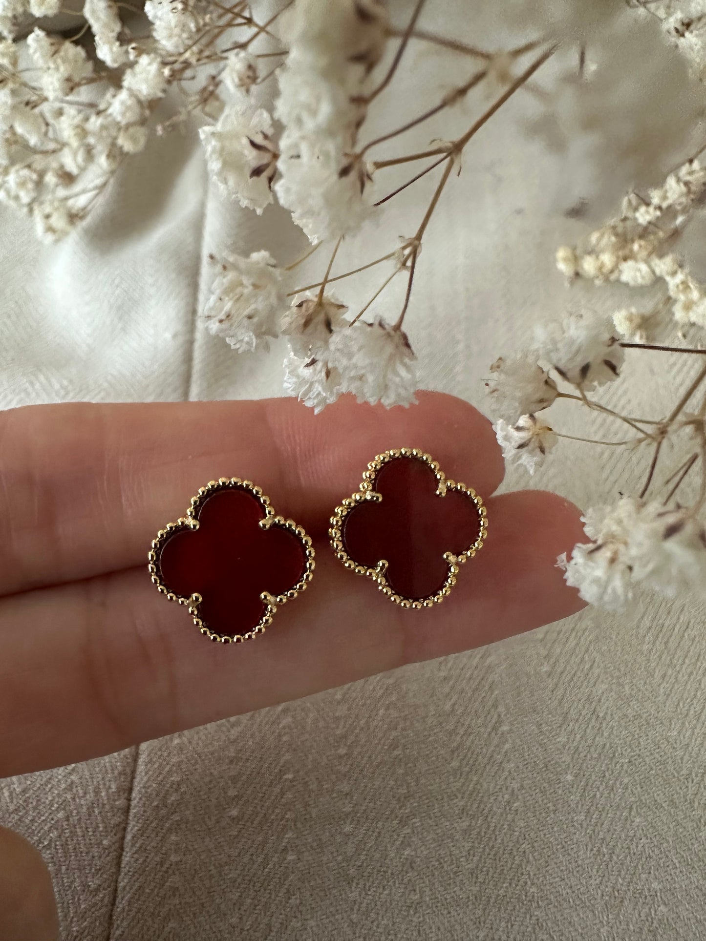 Ruby Clover - ørering