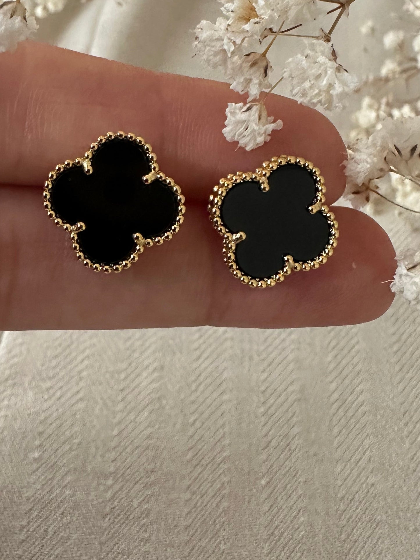 Midnight Clover - Ørering