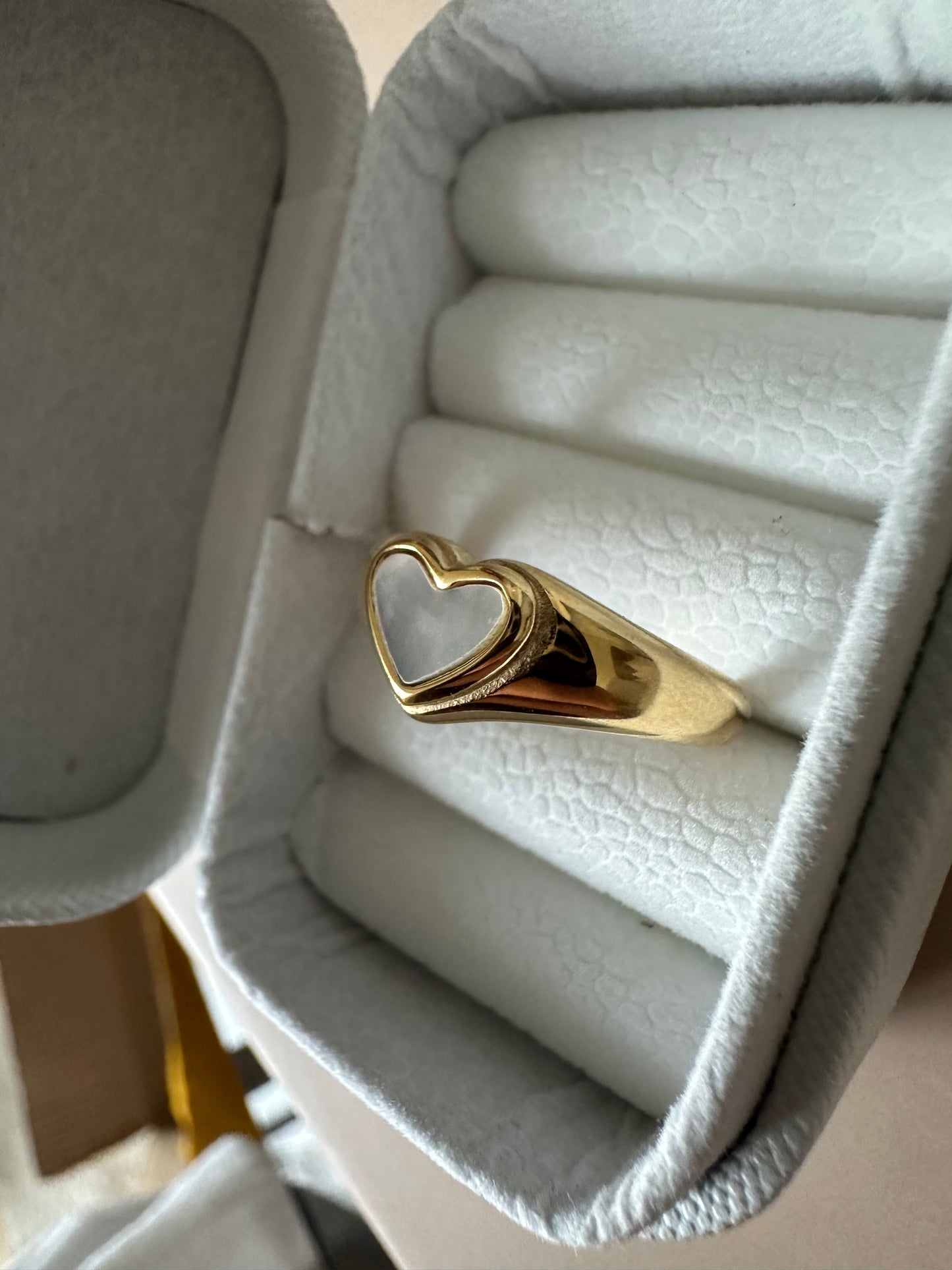 Lovely - ring