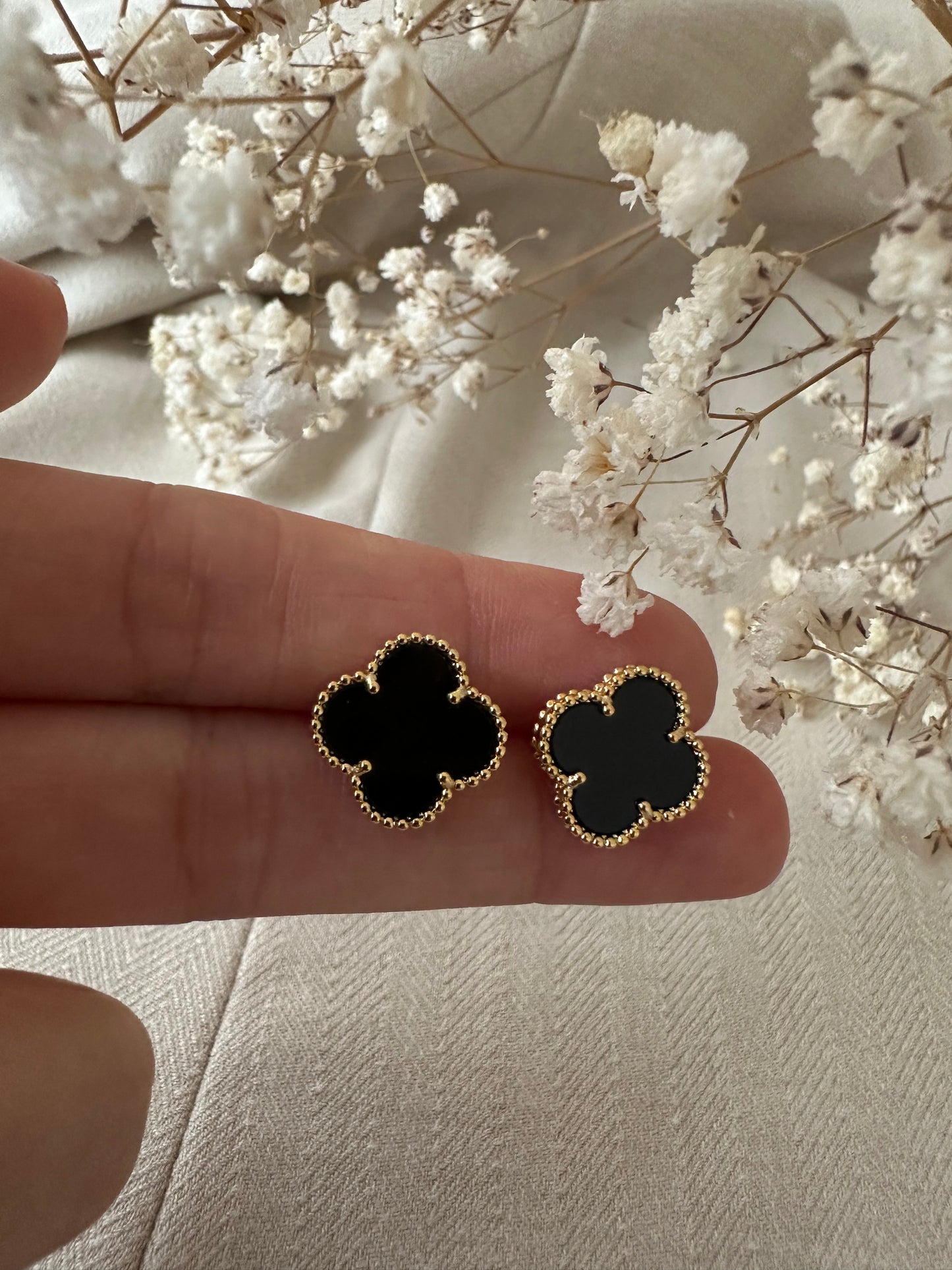 Midnight Clover - Ørering