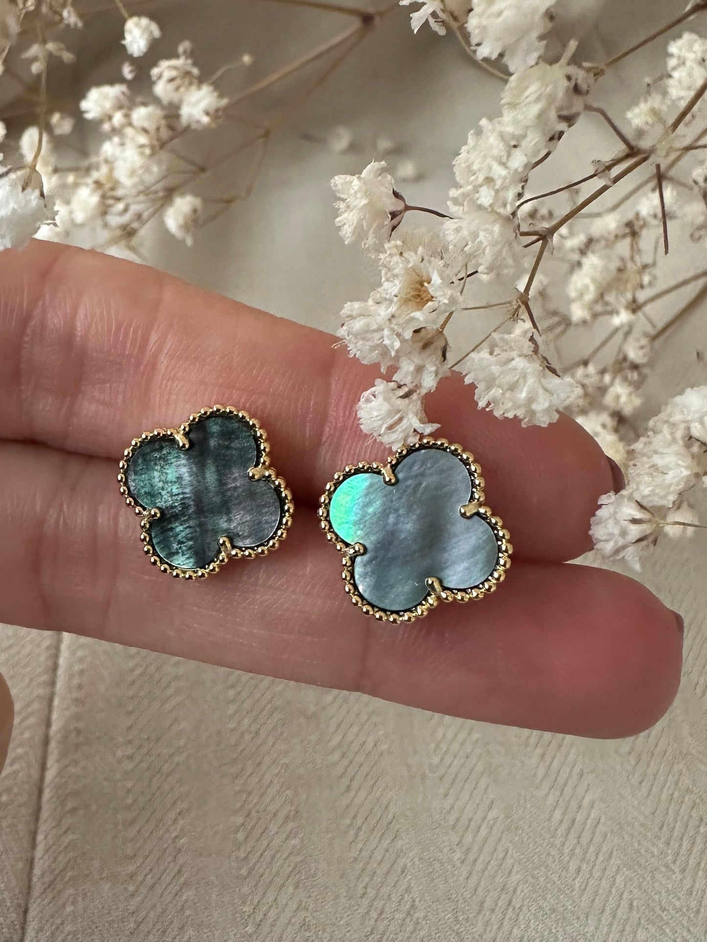 Smokey Pearl Clover - ørering