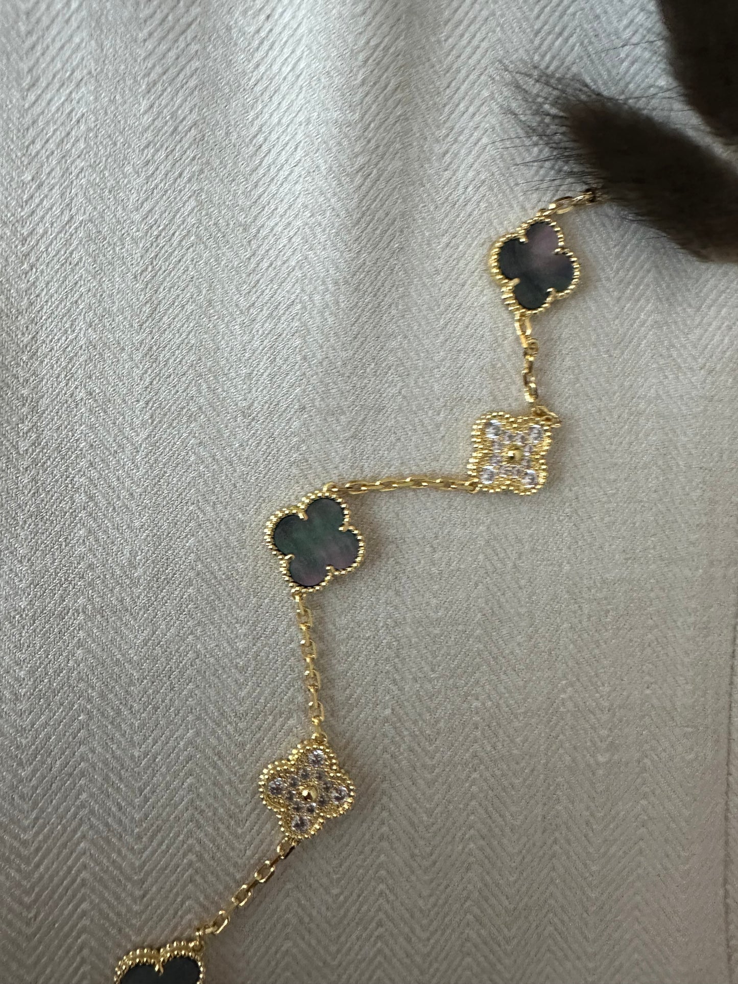 Tulin -Armbånd (grå )