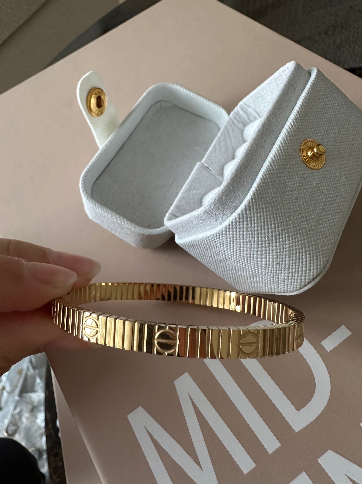 Lussie -Bangle